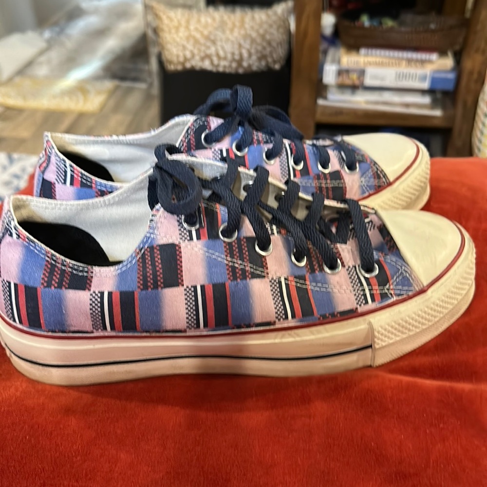 Converse women’s platform size 11